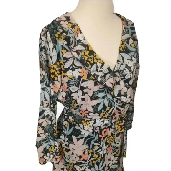 {Robert Louis} Floral Print Belted Faux Wrap Dress - Picture 6 of 15